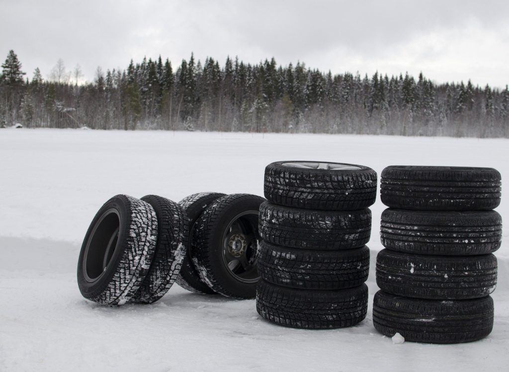 winter tyres 1242170 1920 1024x749 - Opony całoroczne, czy to ma sens?